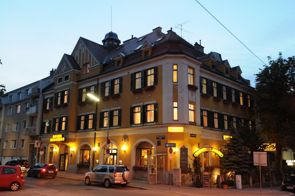 Hotel Bergwirt Schoenbrunn Vienna Exterior photo