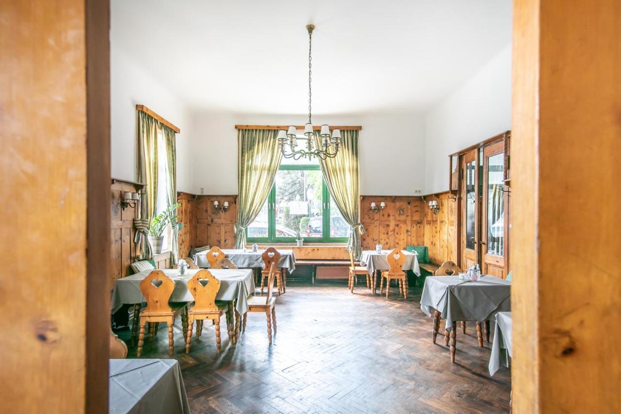 Hotel Bergwirt Schoenbrunn Vienna Exterior photo