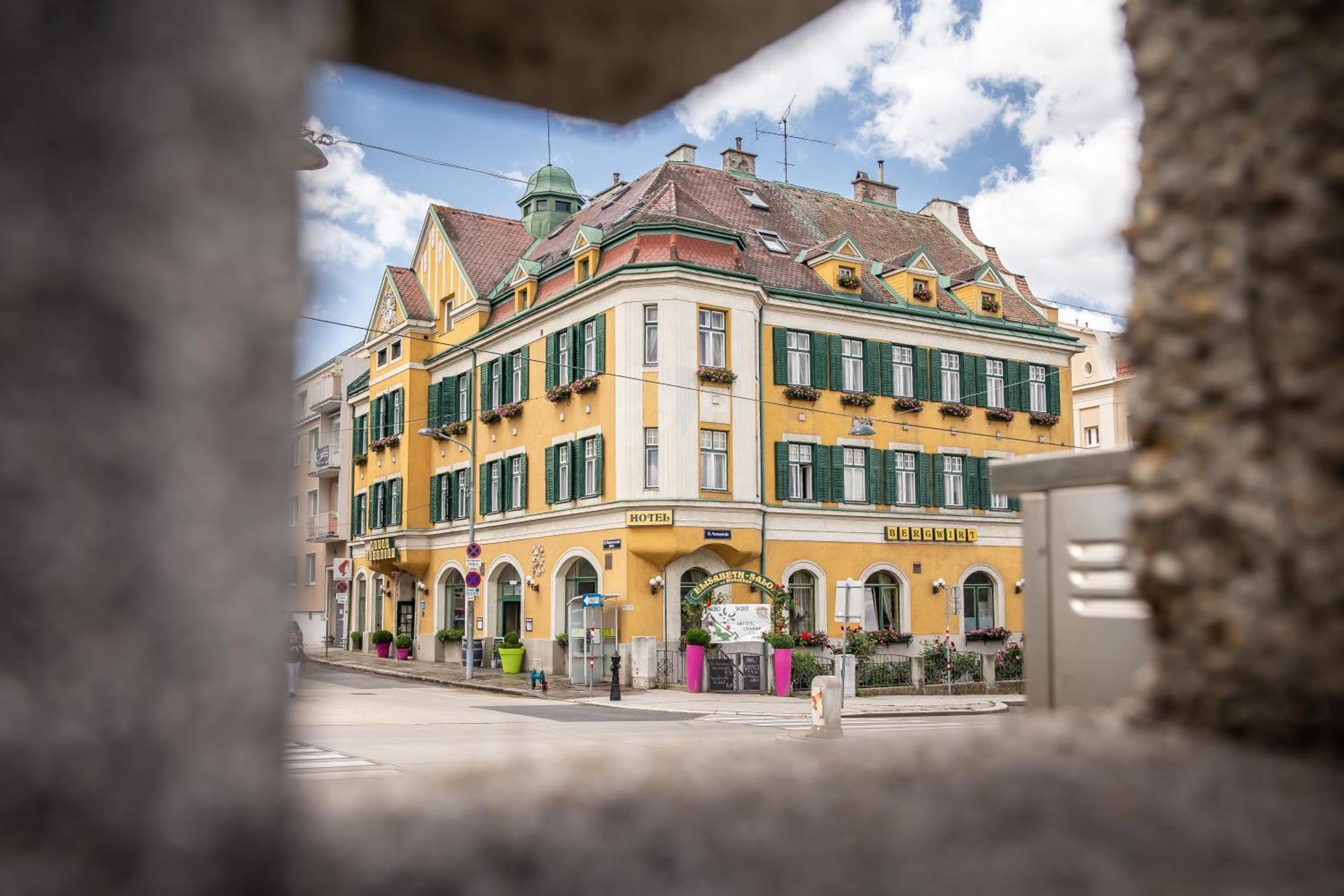 Hotel Bergwirt Schoenbrunn Vienna Exterior photo