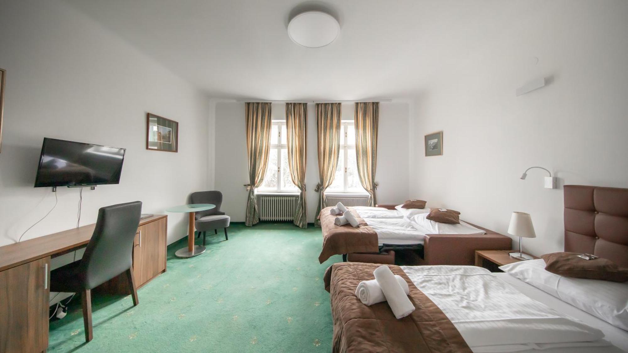 Hotel Bergwirt Schoenbrunn Vienna Exterior photo